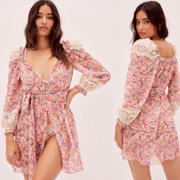 New!For‎ Love and Lemons Gardenia Robe